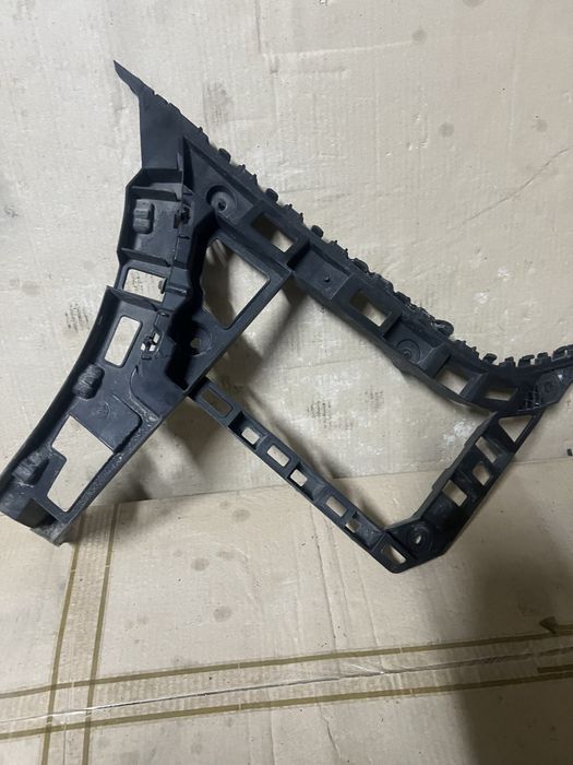 К-т направляющих заднего бампера jetta 6 (с дефектом)