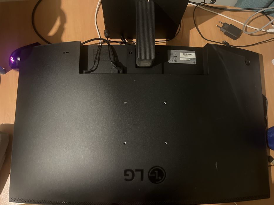 Ps5 (comando incluido) , monitor 32polegadas curvo , teclado mecanico, rato da hyperx