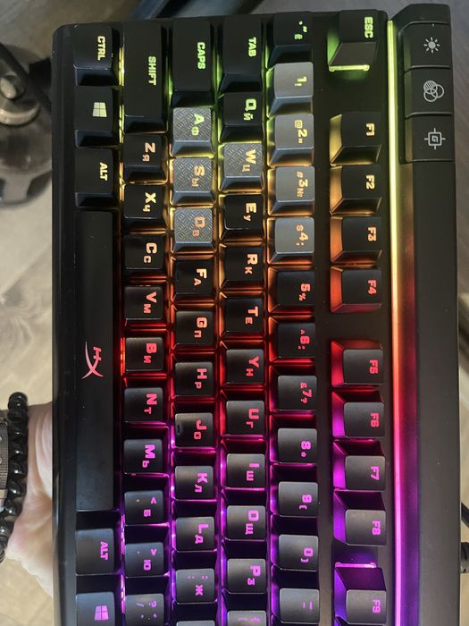 Alloy Elite RGB механична клавиатура
