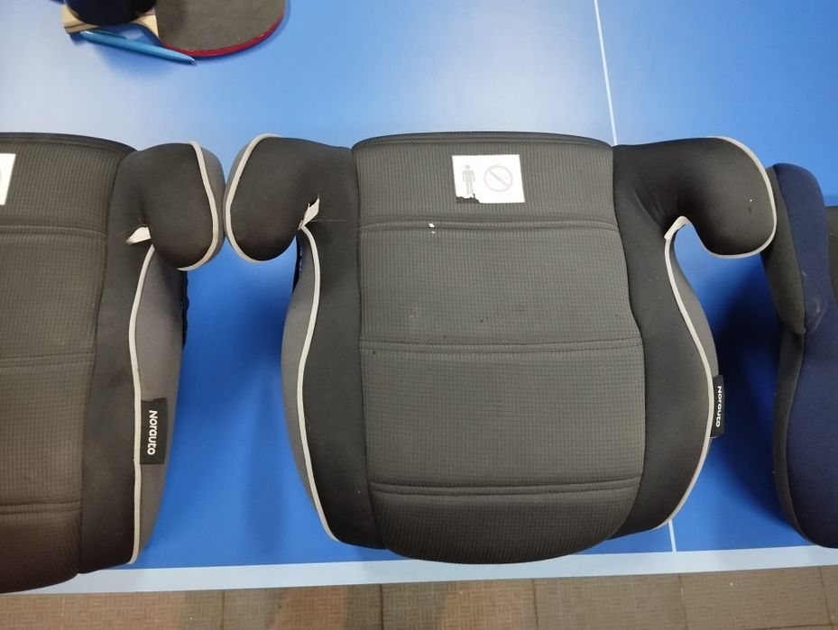 3 Banquinhos criança automóvel