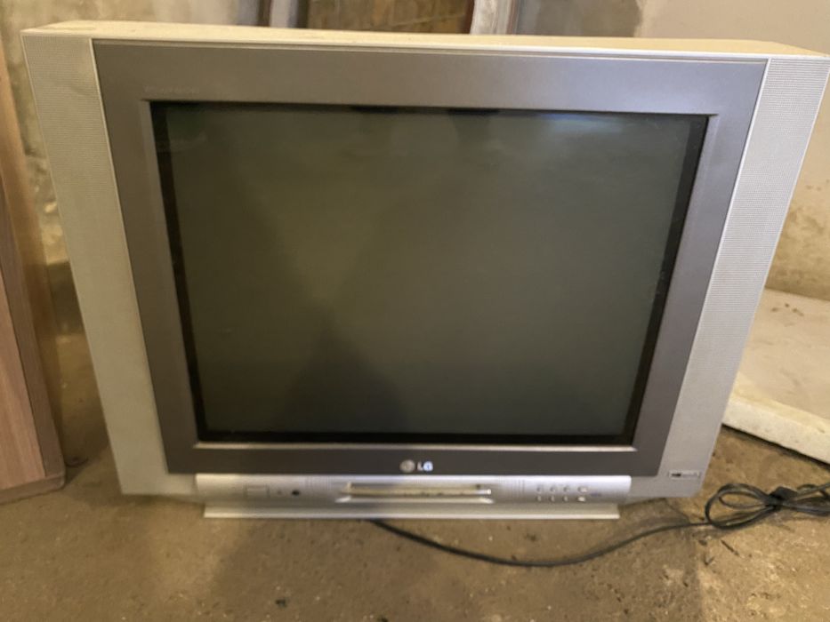 Робочий телевізо LG 21 дюйм
