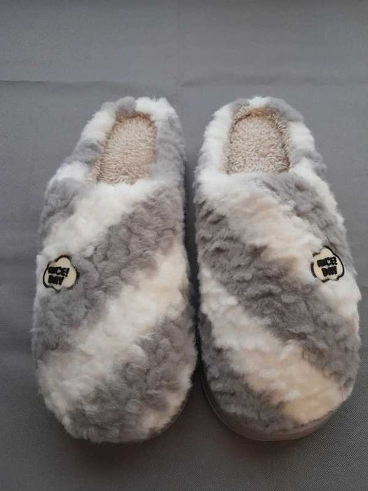 Kapcie damskie, biało szare, nowe nr. 39