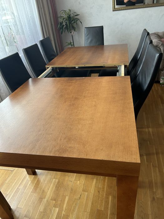 Stół rozkładany i 8 krzeseł ze skóry naturalnej