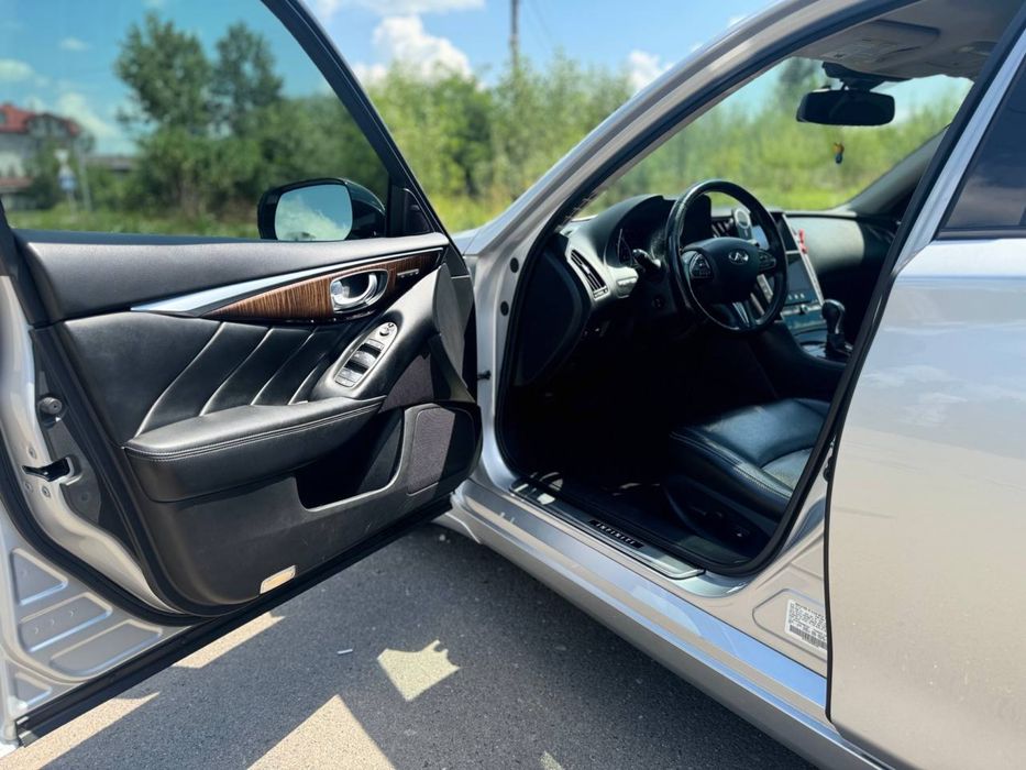 Infiniti Q50 3.5hydrid кращий седан в класі на найкращому двигуні