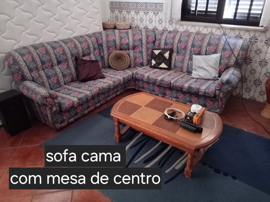 Sofa cama mais mesa