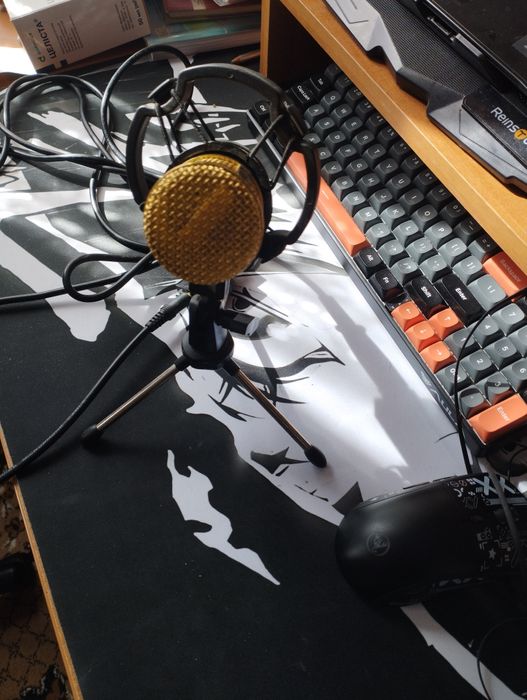 Продам мікрофон.