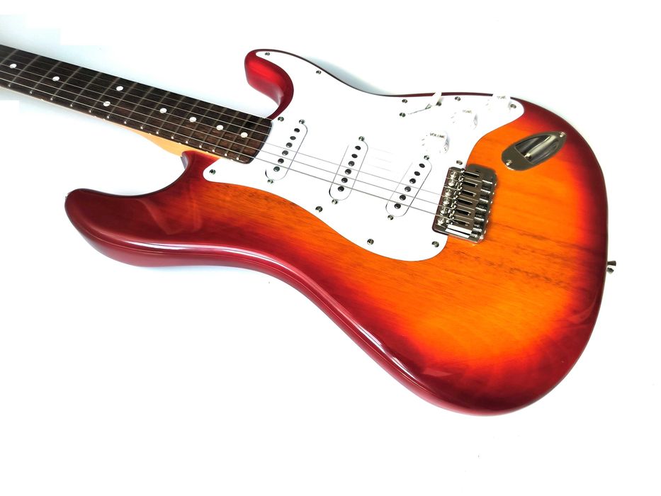 Новий 2.80 кіло Fender® Standard Stratocaster Partcaster Mahogany LRL '2024 Sienna Sunburst