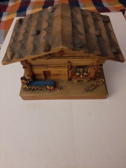 Vintage Chalet de madeira Reuge musical articulada