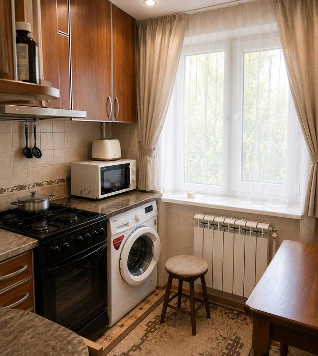 Новый эксклюзив! Впервые в продаже 3х комнатная метро Дворец Спорта.