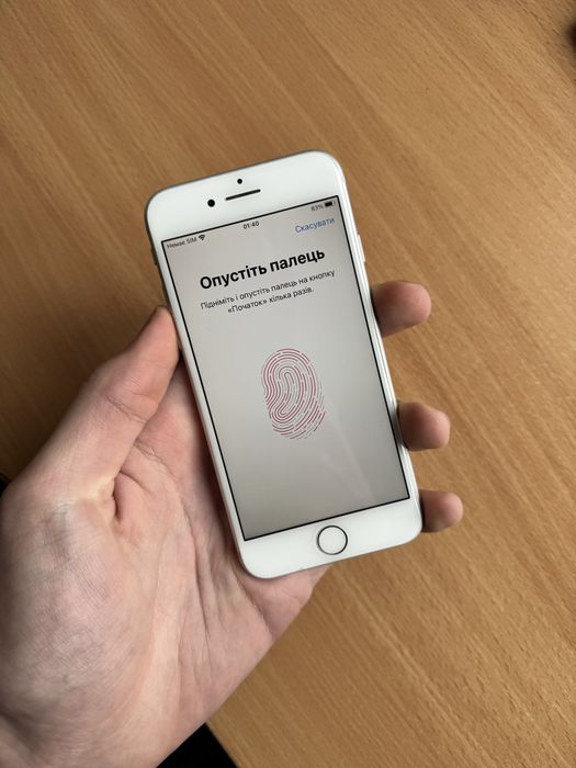 Apple Iphone 8 64 GB White в гарному стані