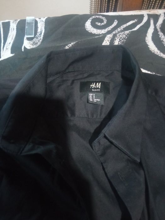 Camiseira manga comprida, S Slim Fit, H &M
nunca foi usada
oferta de p