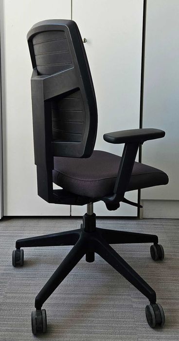 Fotel obrotowy biurowy ProfiM Raya szary ergonomiczny (ok. 10 szt.)