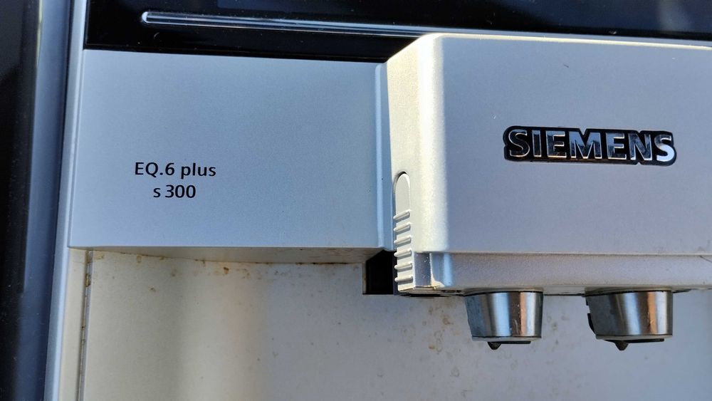 Ekspres ciśnieniowy Siemens EQ. 6 PLUS s300 ,sprawny