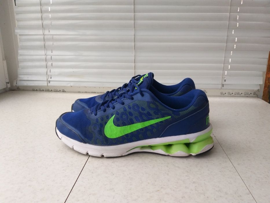 nike reax run 10