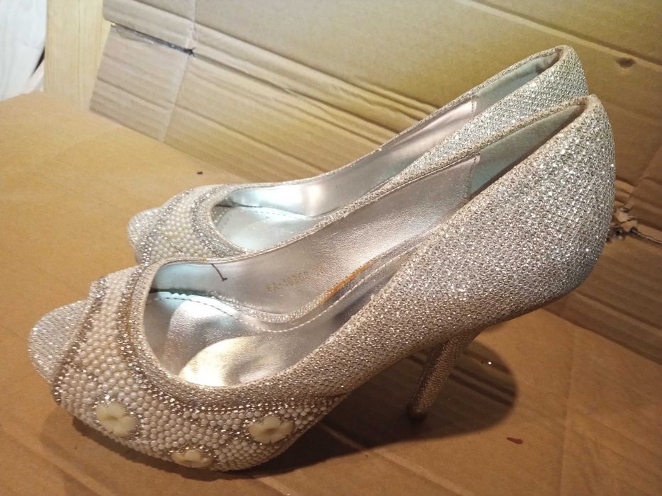 Buty szpilki wysokie rozm. 38