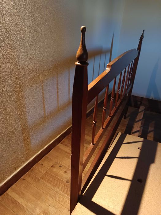 Cama de madeira Vintage