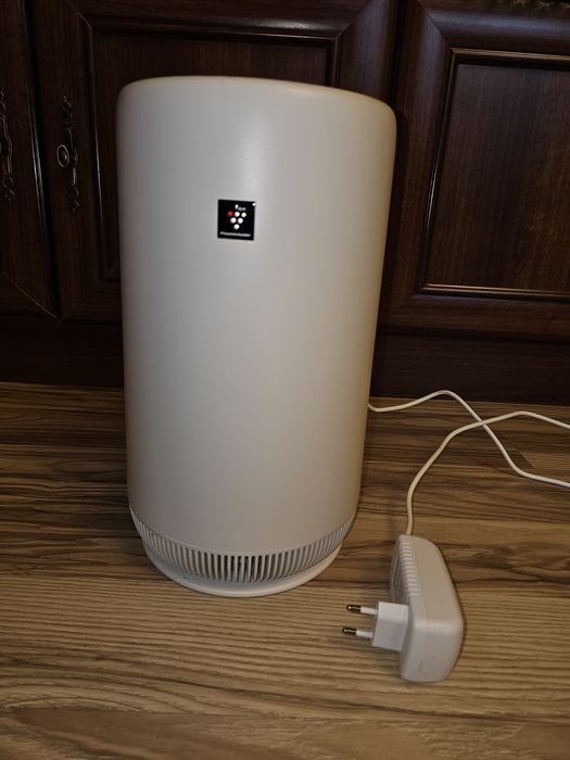 Oczyszczacz powietrza Sharp UA-PN1E-W