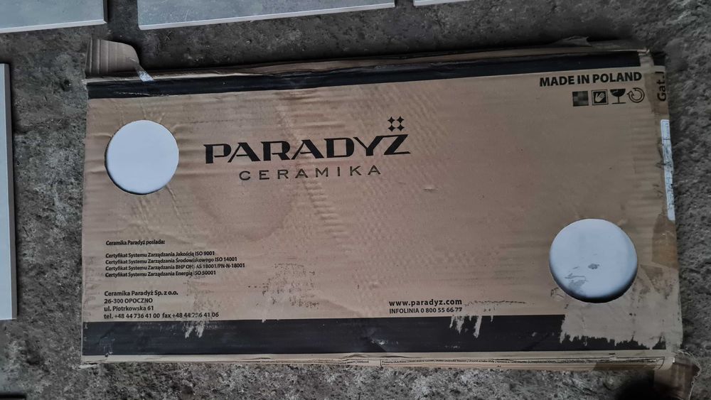 Płytki gress szkliwiony Cersanit do kuchni i łazienki.