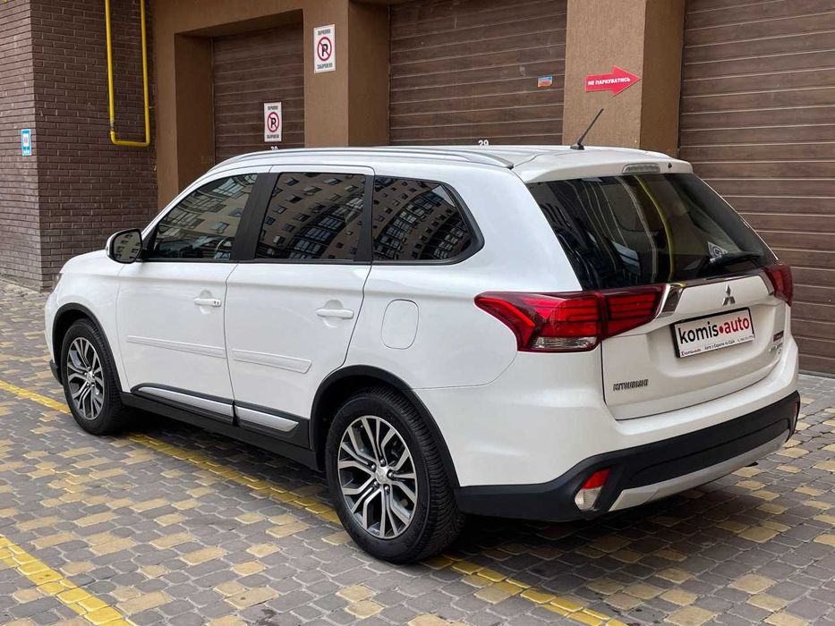 Продам Mitsubishi Outlander 2015. Можна в розстрочку, під викуп.
