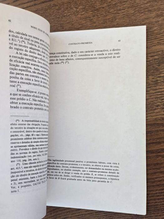 Livros jurídicos / Direito/ 1 = 2,5€ / 10 = 20€