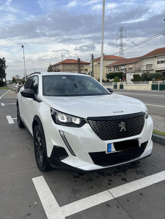 Peugeot 2008 1.2 PureTech Allure EAT8 — photo 2