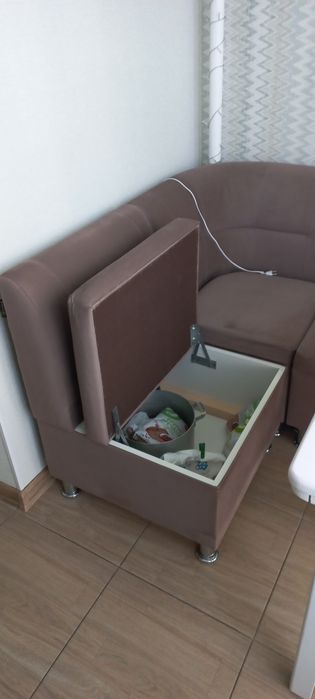 Кухонний диван зі спальним місцем