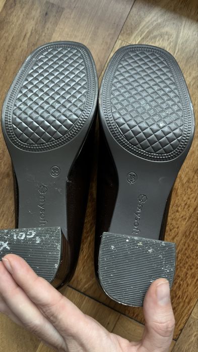 Buty lakierowane na obcasie w kolorze czekoladowym rozmiar 38