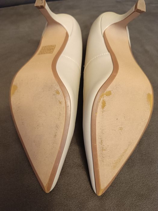 Czółenka skórzane buty szpilki Lasocki 36 beżowe