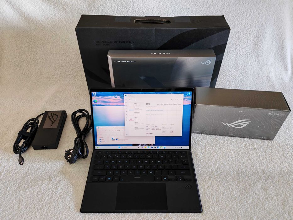 ASUS ROG Flow Z13 (2025) Ryzen AI MAX+ 395, 64GB DDR5, AMD 8060s, 1TB NVME