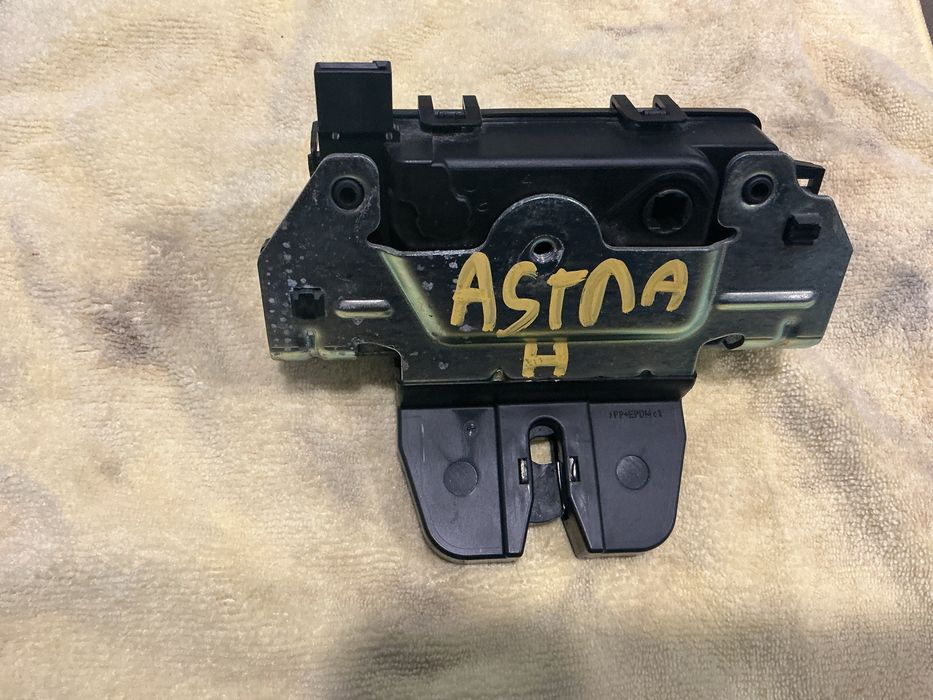 fecho da mala Opel Astra H Gtc 1.3 cdti ano 2008