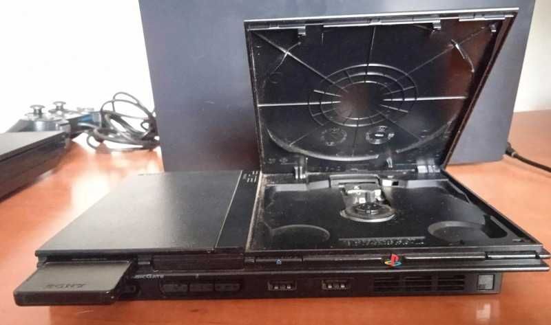 Playstation 2 em MUITO BOM estado