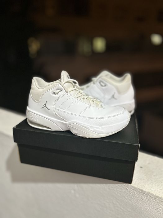 Air Jordan Max Aura 3
