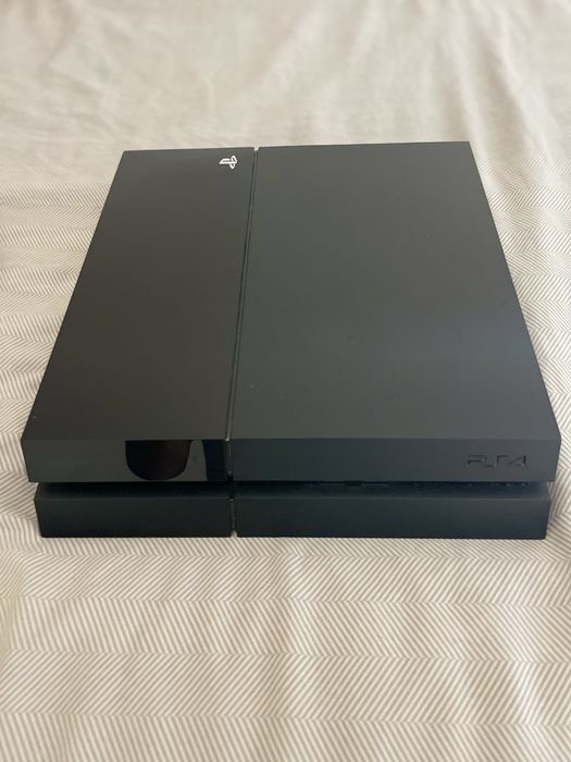 PlayStation 4 Flat