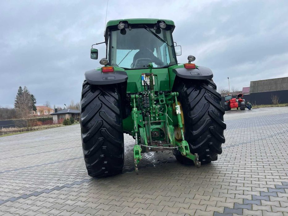 John Deere 8220-2002 року