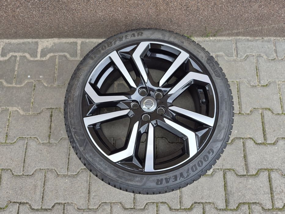 Alufelga VOLVO V40 CROSS COUNTRY 7.5J18 31423875 225/45 R18 nowa