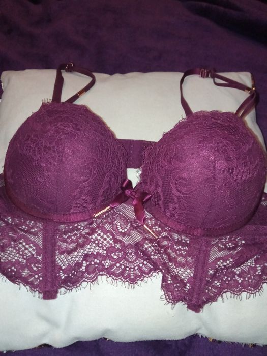 świetnym burgundowy biustonosz Intimissimi