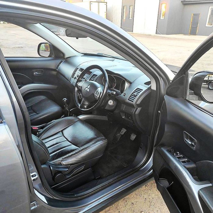 Mitsubishi Outlander XL 4×4 Міцубісі Аутлендер повний привід