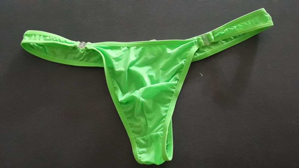 Jaskrawozielone męskie stringi w rozmiarze XL