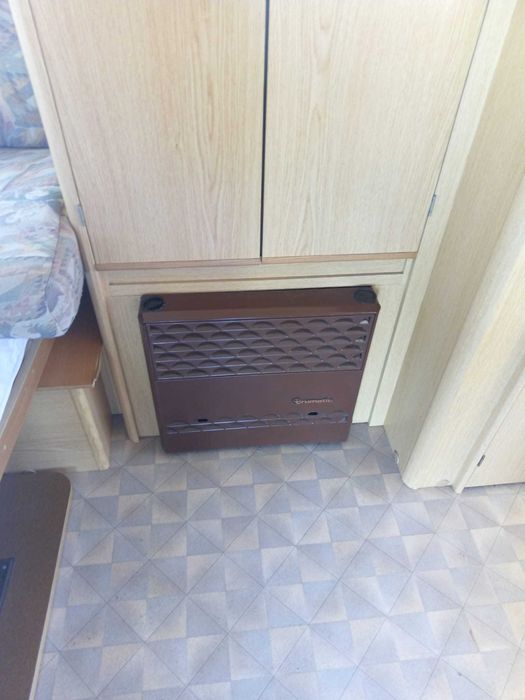 przyczepa kempingowa kanus 4 - 5 osobowa, przedsionek, DMC 1200kg