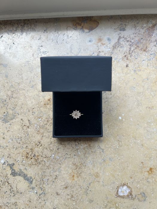 Pierścionek 14K / 585 złoto – 0,85 ct naturalnych diamentów – IGI