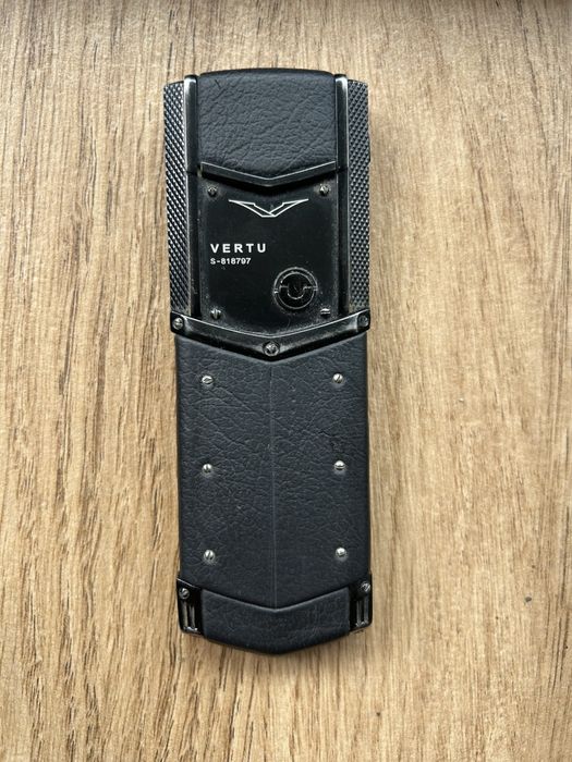 Телефон VERTU SIGNATURE S design Bentley