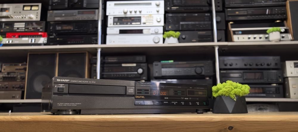 CD програвач Sharp DX-R750