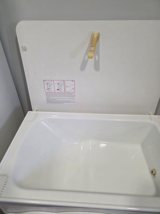 Cómoda com banheira