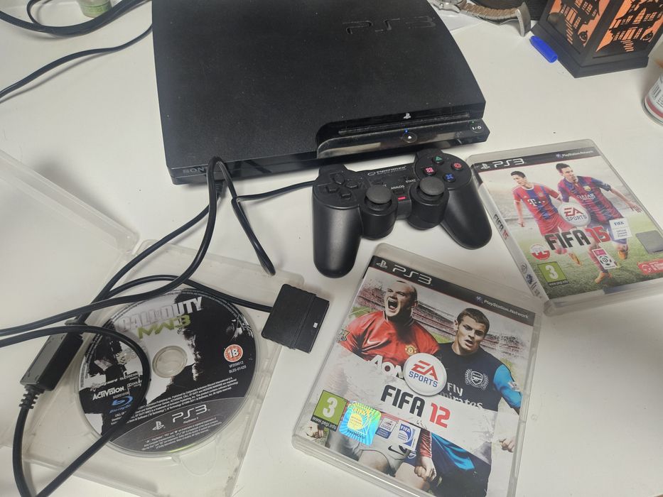 Konsola ps3 plus pad