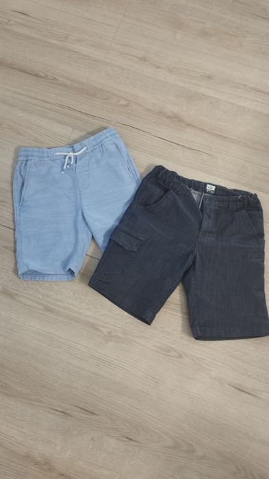 R. 122/128 elegancko sportowe krótkie spodenki