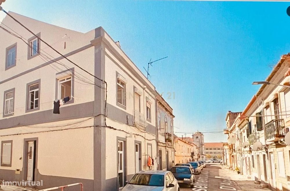 Oportunidade no Barreiro — T1 junto ao Rio remodelado