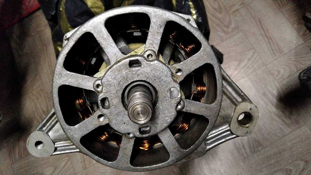 Генератор автомобіль Волга