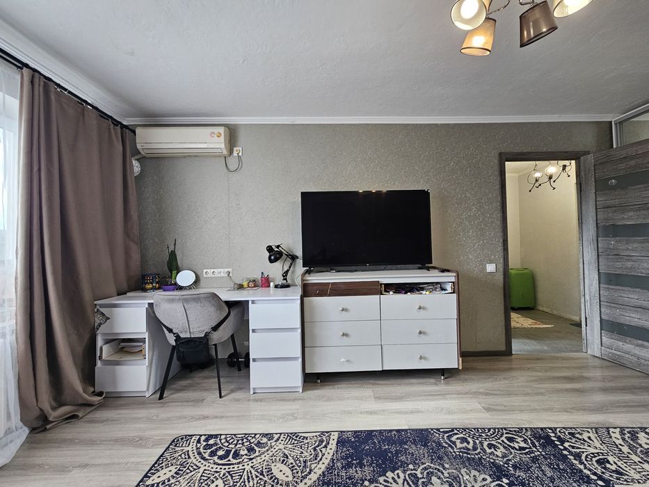 Продам 1 кім. квартиру вул. Космонавтів, Придніпровськ. Газ, світло!