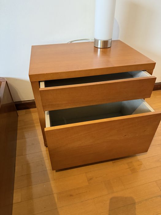 Pack Quarto – 2 cómodas + 2 mesas de cabeceira – excelente estado