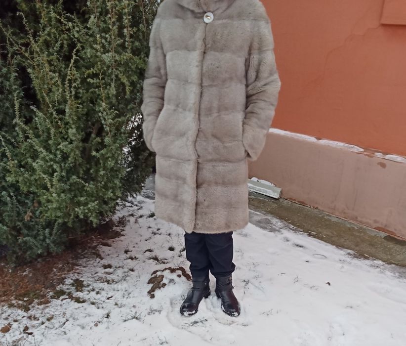 Шуба норка, Греція, довжина - 105 см,розмір - М, 11 700 грн